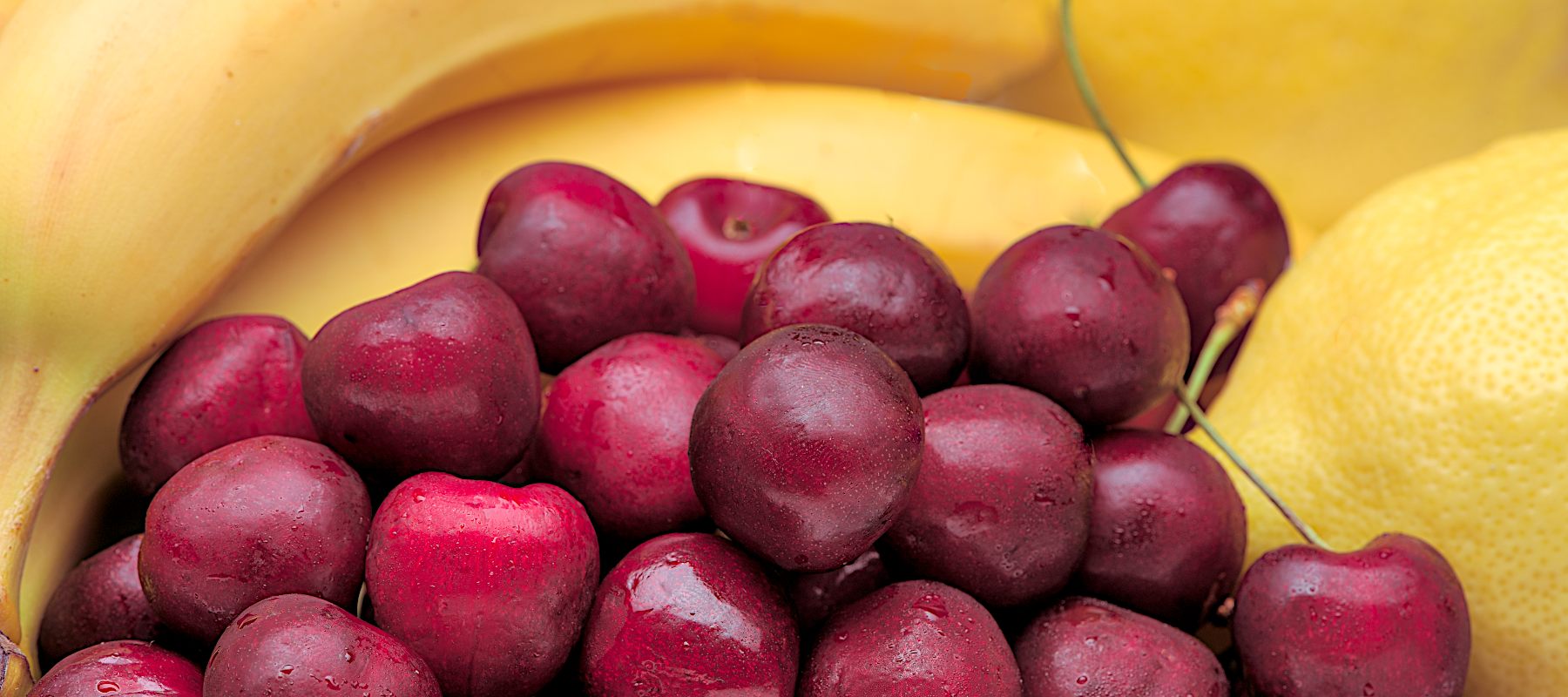 frische rote Spitzpaprika für die Tafel